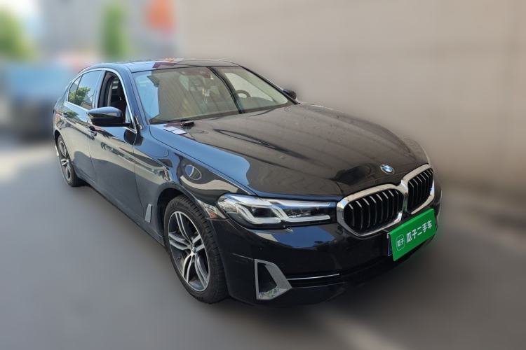 Used BMW 5 Series 2022 530Li Leading Luxury Package Front Right 45 Deg