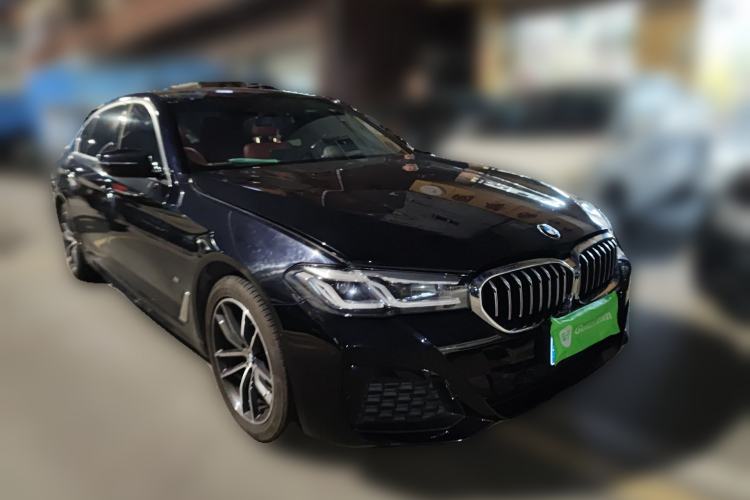 Used BMW 5 Series 2022 525Li M Sport Package Front Right 45 Deg