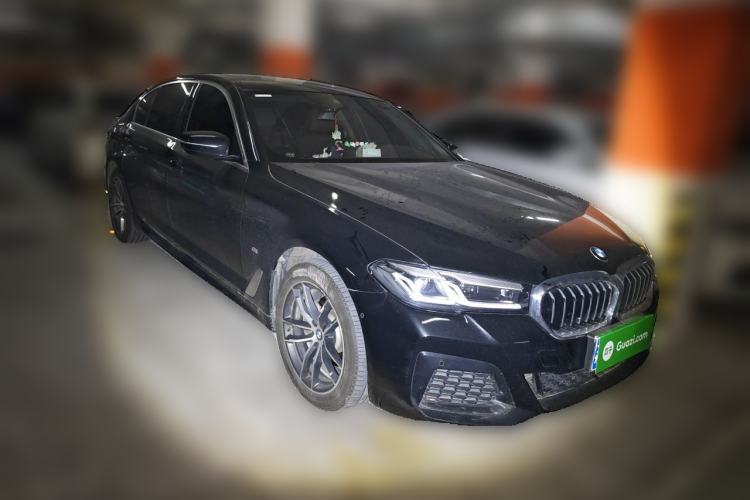 Used BMW 5 Series 2022 Second Facelift 525Li M Sport Package Front Right 45 Deg