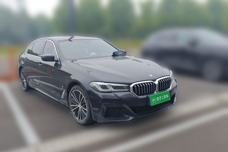 Used BMW 5 Series 2022 530Li Leading Model M Sport Package Front Right 45 Deg