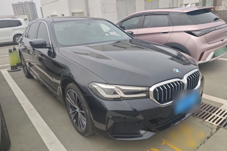 Used BMW 5 Series 2022 Restyled 530Li Leading Edition M Sport Package Front Right 45 Deg