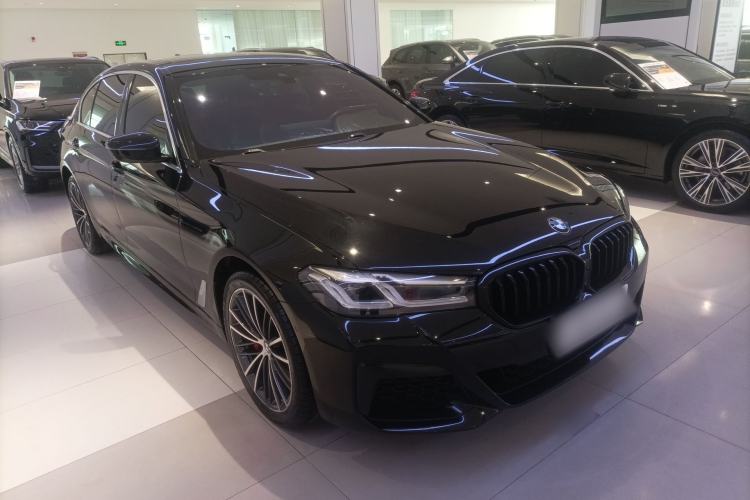 Used BMW 5 Series 2022 Second Facelift 530Li Leading Edition M Sport Package Front Right 45 Deg