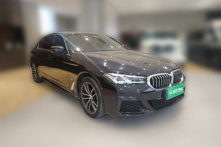 Used BMW 5 Series 2022 Second Facelift 525Li M Sport Package Front Right 45 Deg