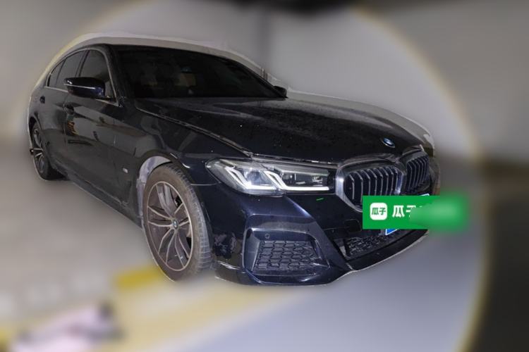 Used BMW 5 Series 2022 525i M Sport Package Front Right 45 Deg