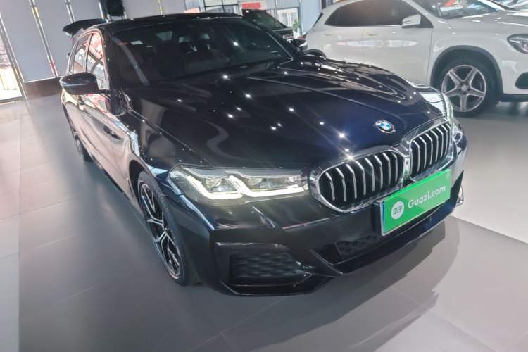 Used BMW 5 Series 2022 Second Facelift 530Li Luxury Version M Sport Package Front Right 45 Deg