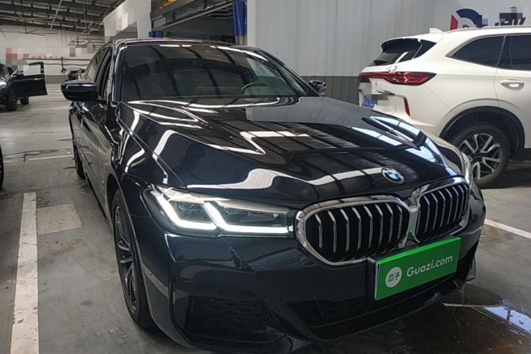 Used BMW 5 Series 2022 Second Facelift 525Li M Sport Package Front Right 45 Deg