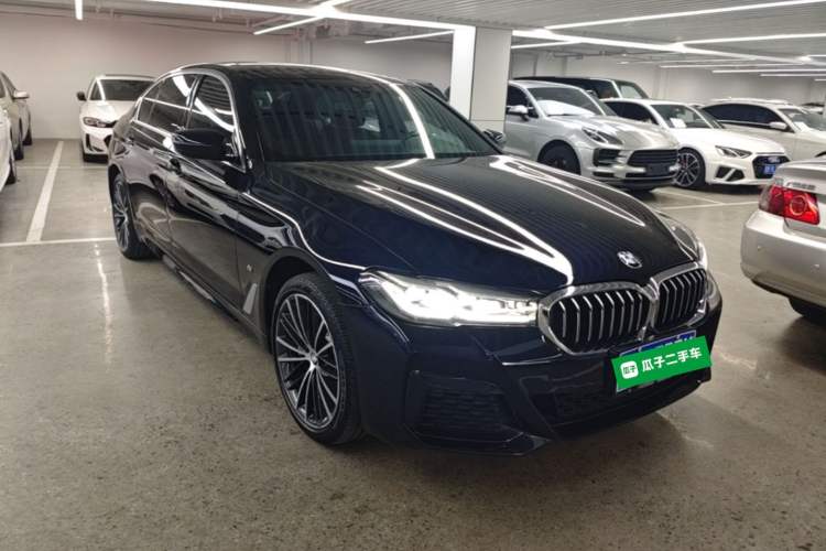 Used BMW 5 Series 2022 Second Facelift 530Li Leading Edition M Sport Package Front Right 45 Deg