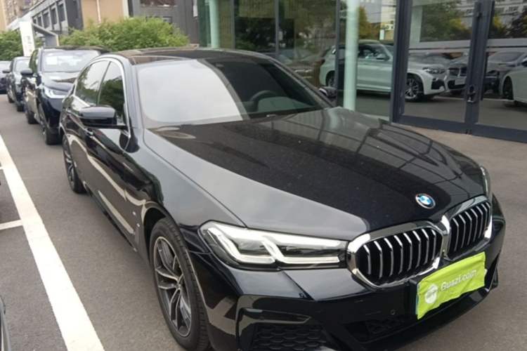 Used BMW 5 Series 2022 Second Facelift 525Li M Sport Package Front Right 45 Deg