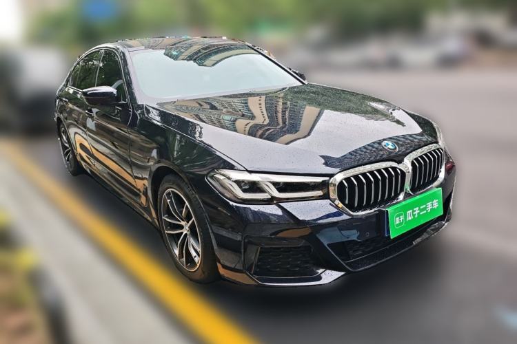 Used BMW 5 Series 2022 Second Facelift 525i M Sport Package Front Right 45 Deg