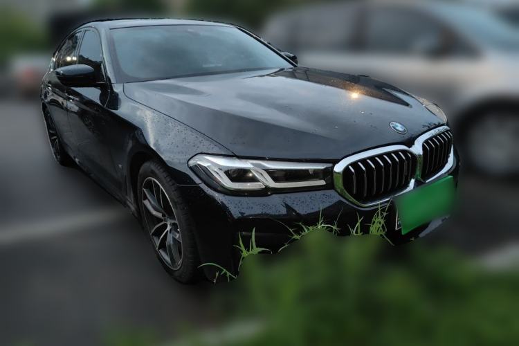 Used BMW 5 Series 2022 Second Facelift 525i M Sport Package Front Right 45 Deg