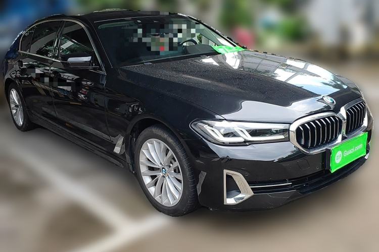 Used BMW 5 Series 2022 525Li Luxury Package Front Right 45 Deg