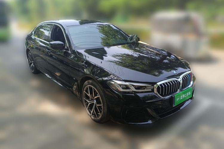 Used BMW 5 Series 2022 Second Facelift 530Li Luxury Version M Sport Package Front Right 45 Deg