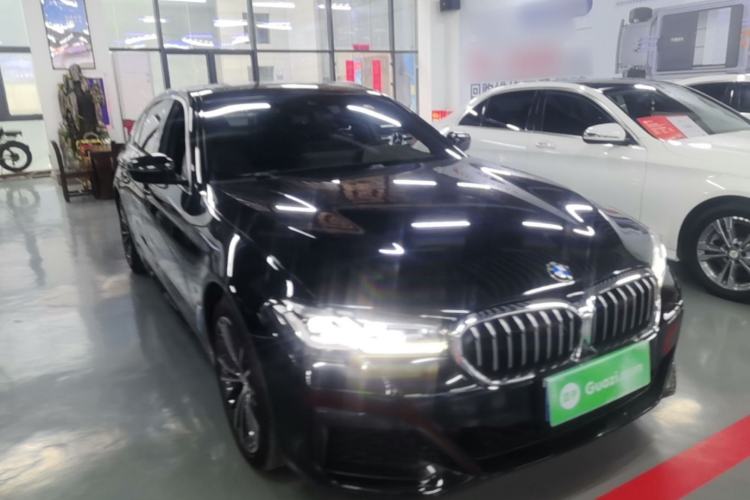 Used BMW 5 Series 2022 530Li Leading Model M Sport Package Front Right 45 Deg