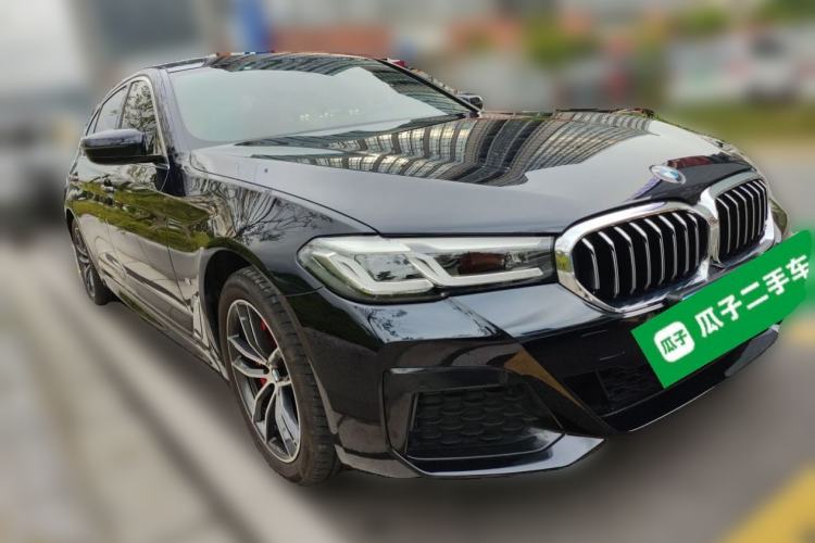 Used BMW 5 Series 2022 Second Facelift 525Li M Sport Package Front Right 45 Deg