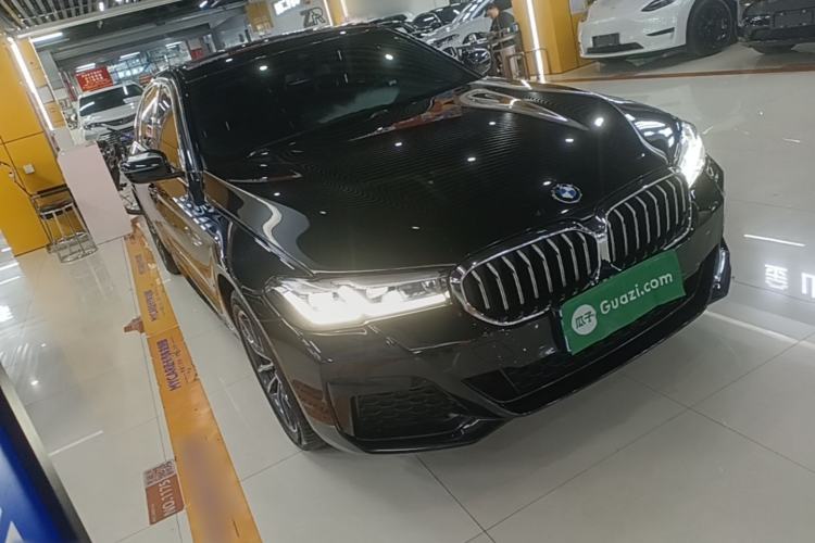 Used BMW 5 Series 2022 Second Facelift 525Li M Sport Package Front Right 45 Deg