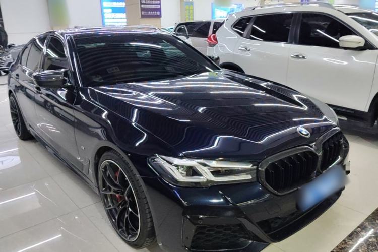 Used BMW 5 Series 2022 Restyled 540i Luxury Edition M Sport Package Front Right 45 Deg