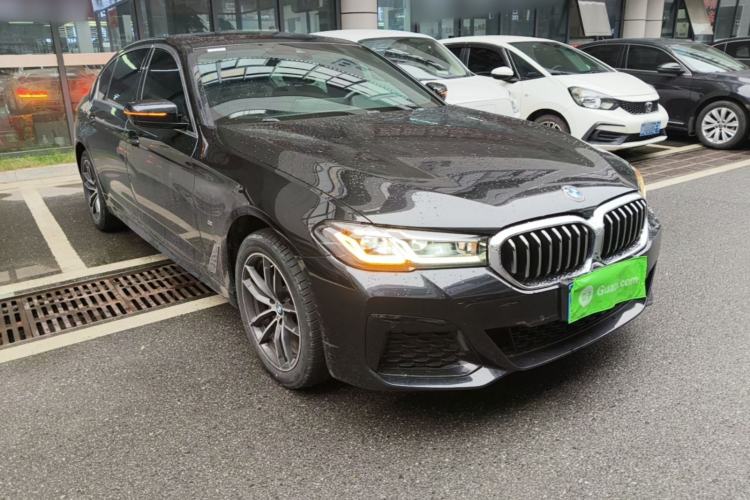 Used BMW 5 Series 2022 Second Facelift 525Li M Sport Package Front Right 45 Deg