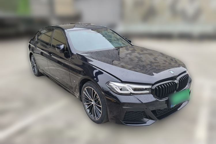 Used BMW 5 Series 2022 530Li Leading Model M Sport Package Front Right 45 Deg