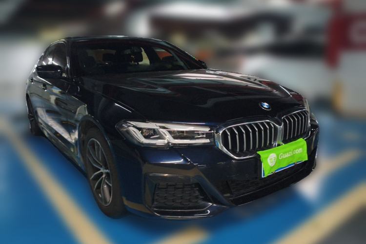 Used BMW 5 Series 2022 525i M Sport Package Front Right 45 Deg