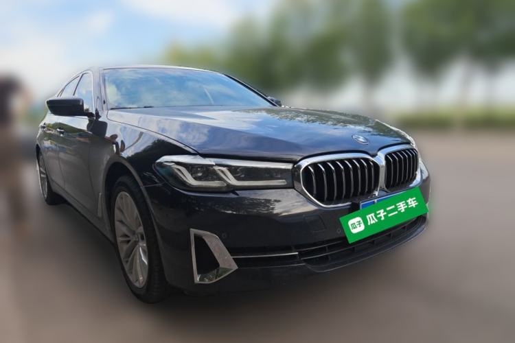 Used BMW 5 Series 2022 Restyled 525Li Luxury Package Front Right 45 Deg