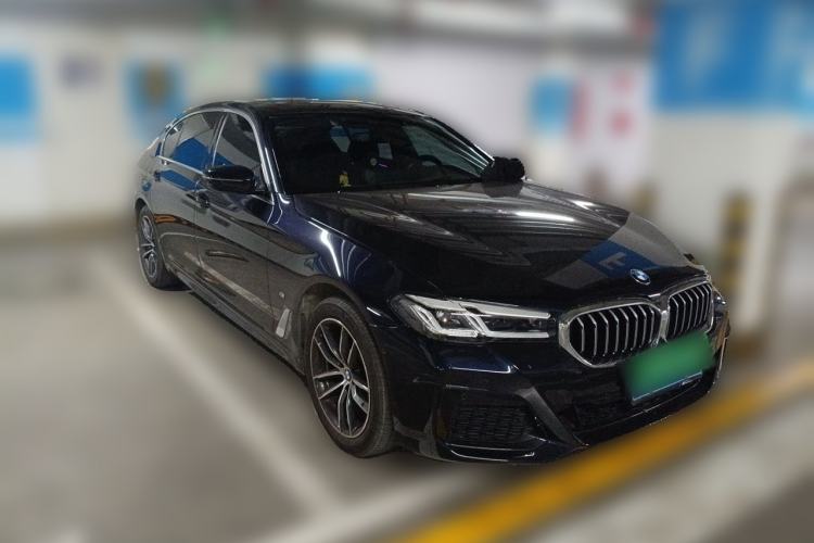 Used BMW 5 Series 2022 Second Facelift 525Li M Sport Package Front Right 45 Deg