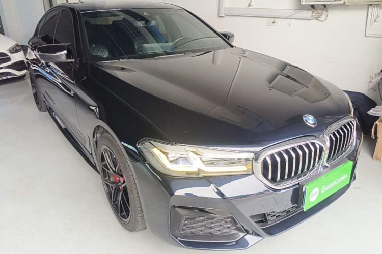 Used BMW 5 Series 2022 Restyled 540i Luxury Edition M Sport Package Front Right 45 Deg