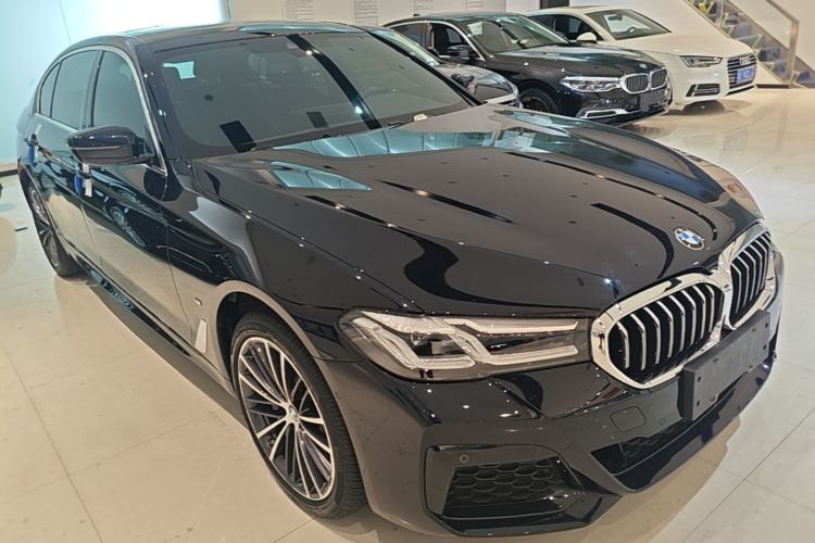 Used BMW 5 Series 2022 Second Facelift 530Li xDrive M Sport Package Front Right 45 Deg