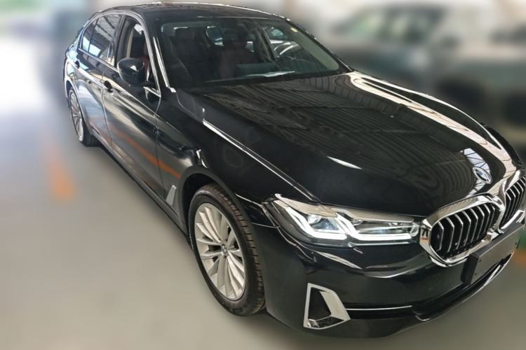 Used BMW 5 Series 2022 Second Facelift 525Li Luxury Package Front Right 45 Deg