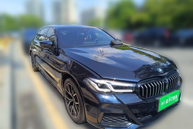 Used BMW 5 Series 2022 Second Facelift 525Li M Sport Package Front Right 45 Deg