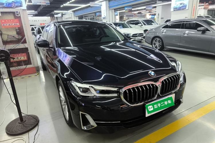 Used BMW 5 Series 2022 Second Facelift 525Li Luxury Package Front Right 45 Deg