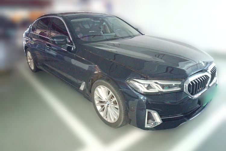 Used BMW 5 Series 2022 Restyled 525Li Luxury Package Front Right 45 Deg