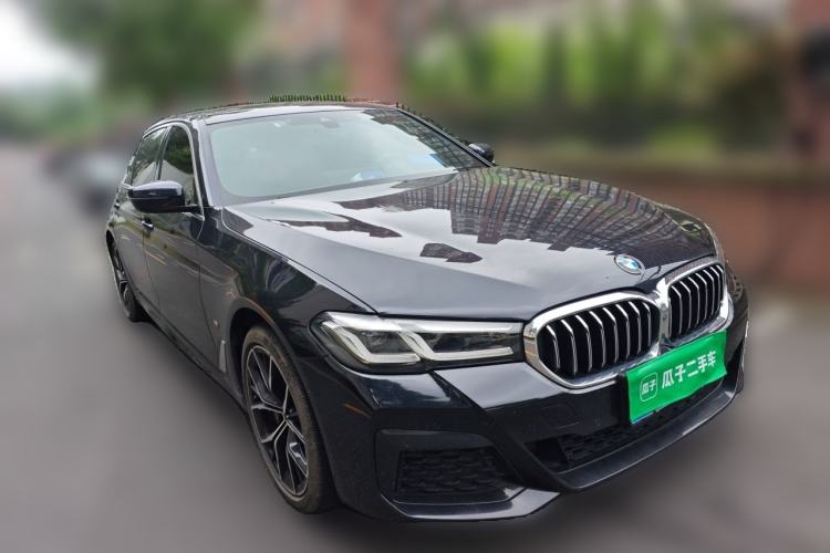 Used BMW 5 Series 2022 Second Facelift 530Li Luxury Version M Sport Package Front Right 45 Deg