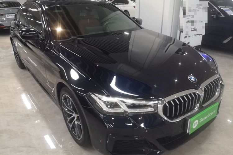 Used BMW 5 Series 2022 Restyled 525i M Sport Package Front Right 45 Deg