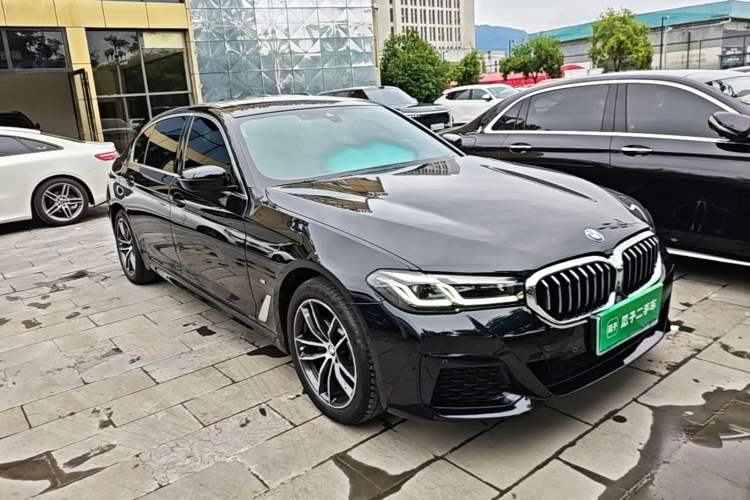 Used BMW 5 Series 2022 Restyled 525Li M Sport Package Front Right 45 Deg