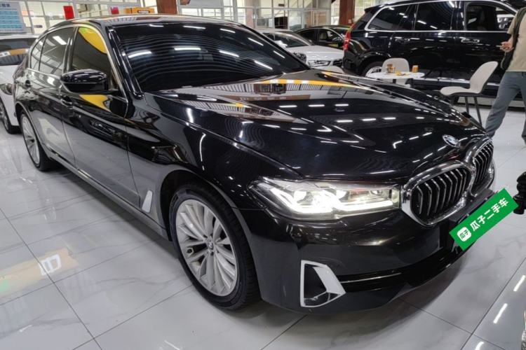 Used BMW 5 Series 2022 Second Facelift 525Li Luxury Package Front Right 45 Deg