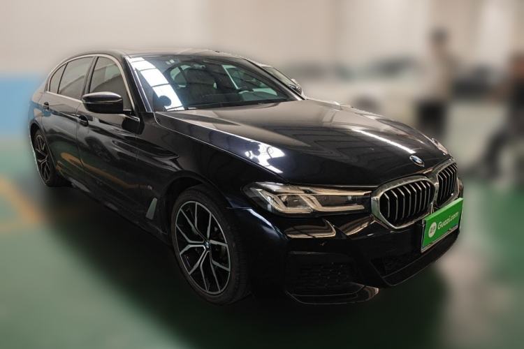 Used BMW 5 Series 2022 Second Facelift 530Li Luxury Version M Sport Package Front Right 45 Deg