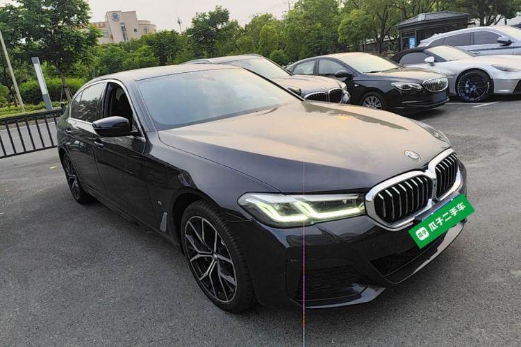 Used BMW 5 Series 2022 Revised Version 3 530Li Luxury Edition M Sport Package Front Right 45 Deg
