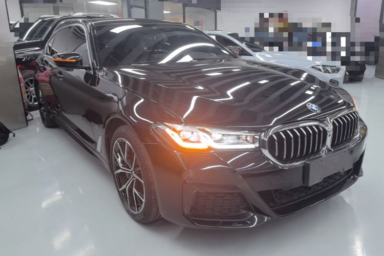 Used BMW 5 Series 2022 Revised Version 3 530Li Luxury Edition M Sport Package Front Right 45 Deg