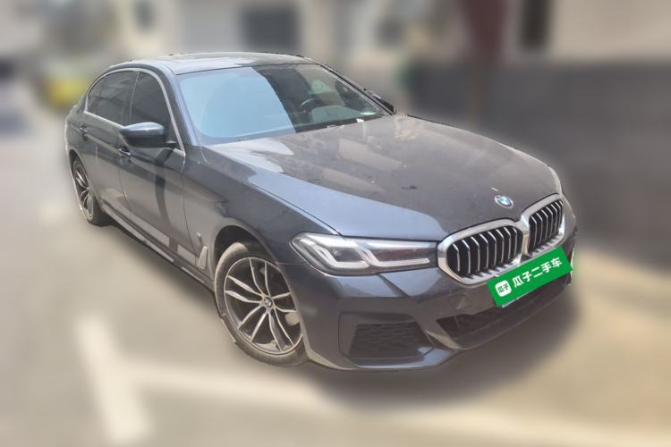 Used BMW 5 Series 2022 Second Facelift 525Li M Sport Package Front Right 45 Deg
