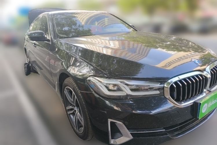 Used BMW 5 Series 2022 Updated 530Li xDrive Luxury Package Front Right 45 Deg