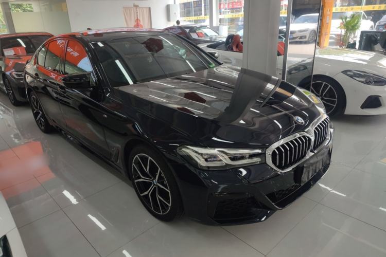 Used BMW 5 Series 2022 Second Facelift 530i M Sport Package Front Right 45 Deg