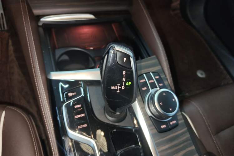 Used BMW 5 Series 2022 Restyled 530Li Leading Edition M Sport Package Gear Lever