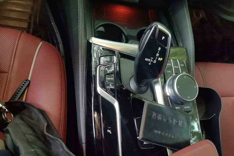 Used BMW 5 Series 2022 Restyled 525Li M Sport Package Gear Lever