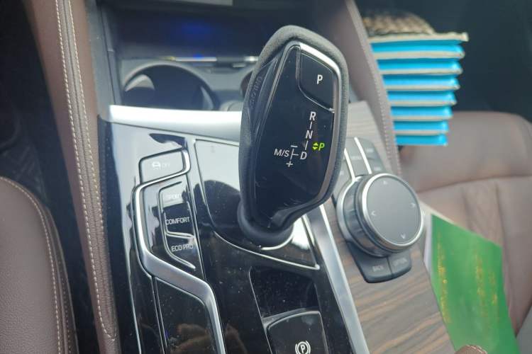 Used BMW 5 Series 2022 Updated 530Li Leading Edition Luxury Package Gear Lever