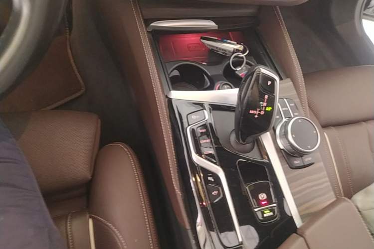 Used BMW 5 Series 2022 Revised Version 3 530Li Luxury Edition M Sport Package Gear Lever