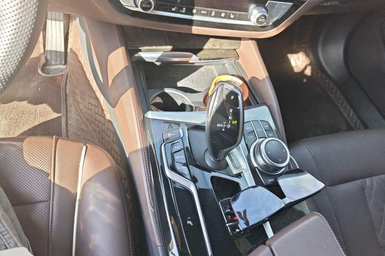 Used BMW 5 Series 2022 Restyled 525Li M Sport Package Gear Lever