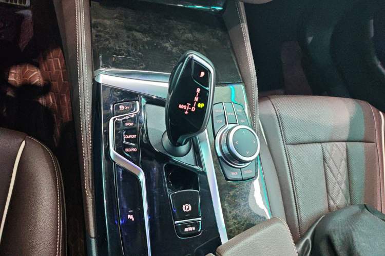 Used BMW 5 Series 2022 Restyled 525Li Luxury Package Gear Lever