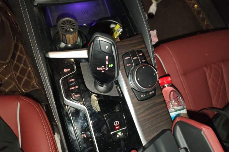 Used BMW 5 Series 2022 Second Facelift 530Li Leading Edition Luxury Package Gear Lever