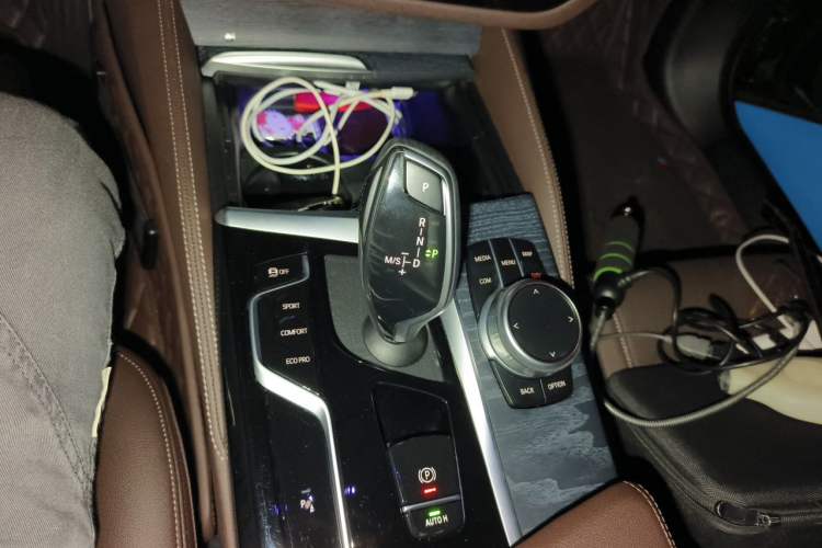 Used BMW 5 Series 2022 530Li Leading Model M Sport Package Gear Lever