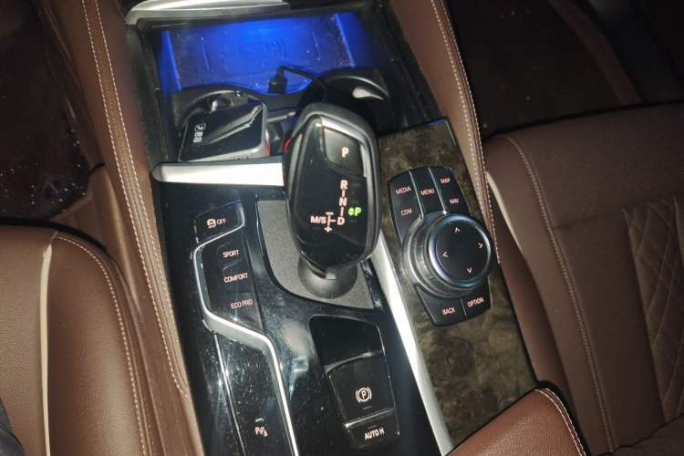 Used BMW 5 Series 2022 Restyled 525Li Luxury Package Gear Lever